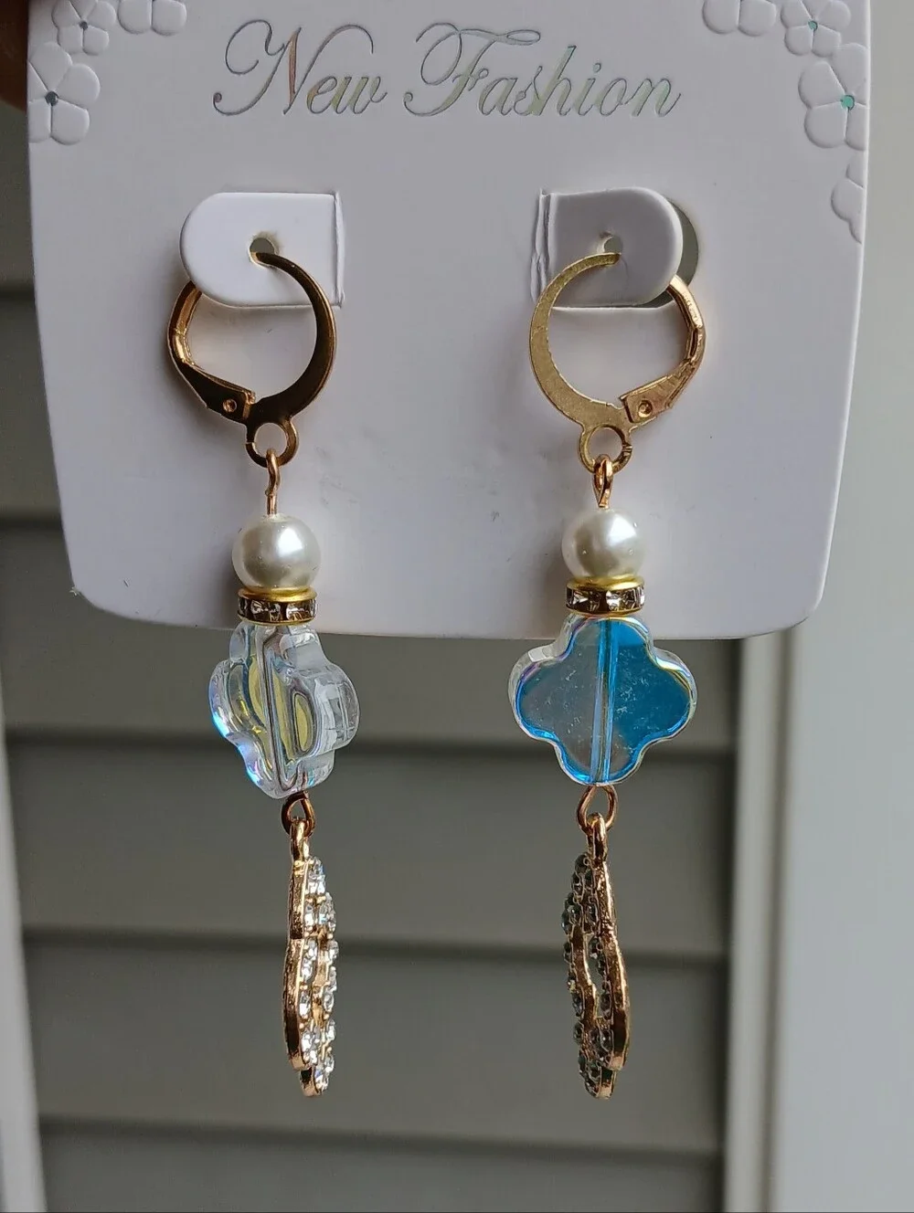 NWT Iridescent Clover Drop Earrings Gold Tone Rhinestone Pearl Leverback Earring